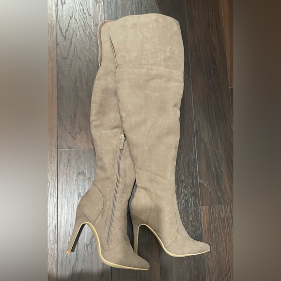 Aliz Justfab thigh-high stiletto - Picture 5 of 9